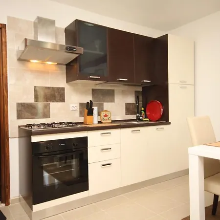 With Parking Space Valbandon, Fazana - 2214 Apartament Fondole