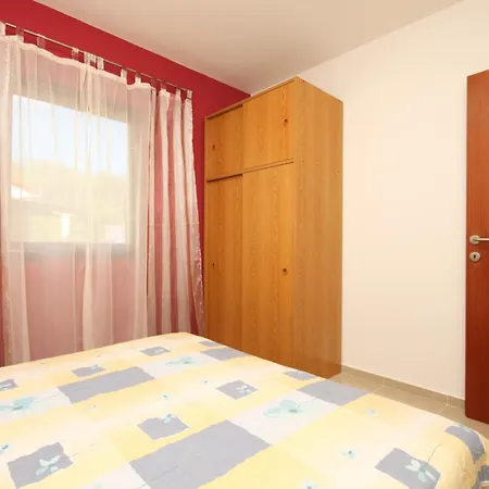 Apartament With Parking Space Valbandon, Fazana - 2214 *